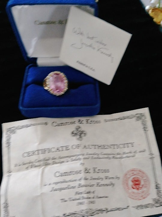 RING - Jackie Kennedy Onassis - Signed