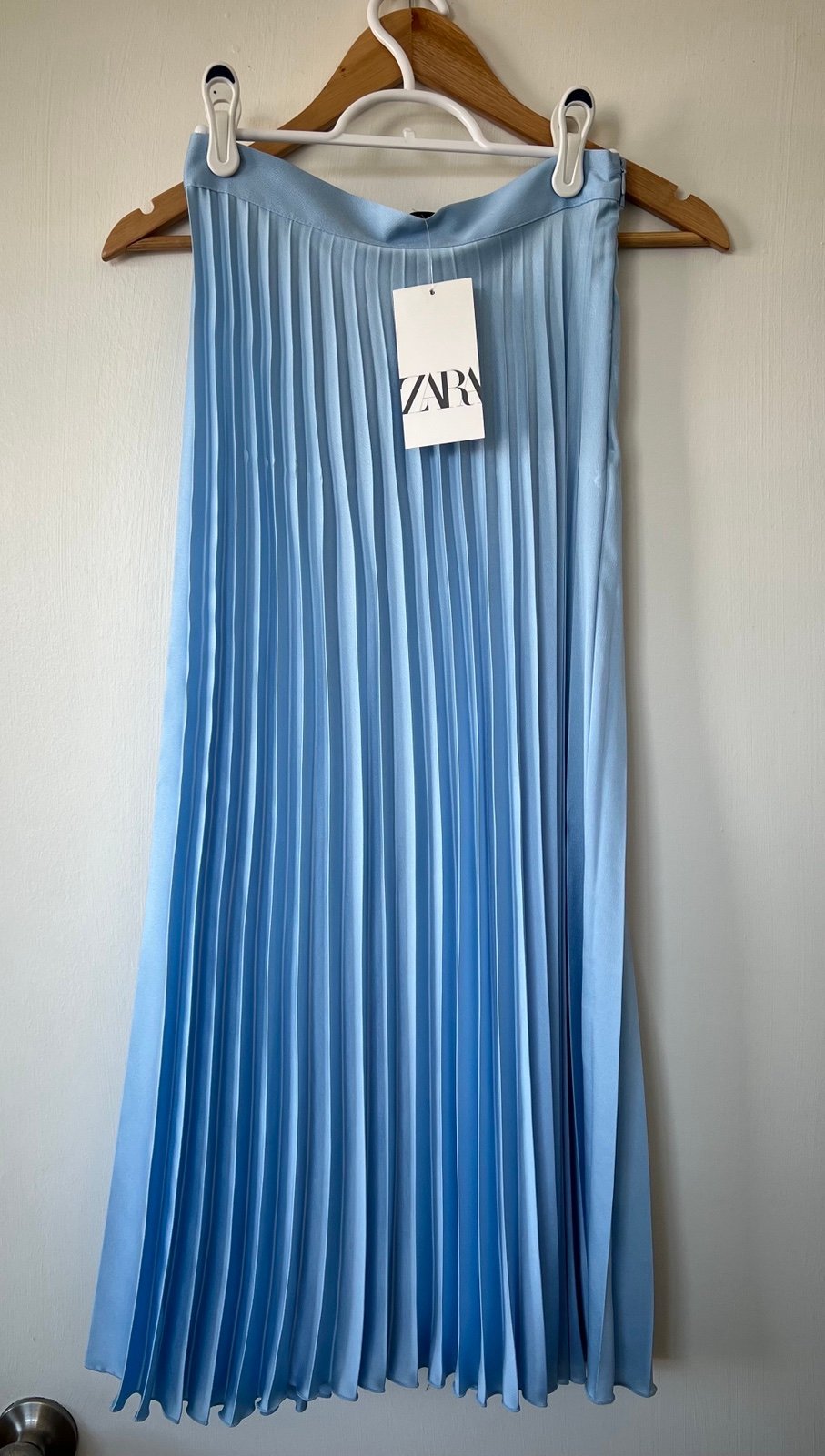 NWT ZARA Women’s Blue Pleated Skirt