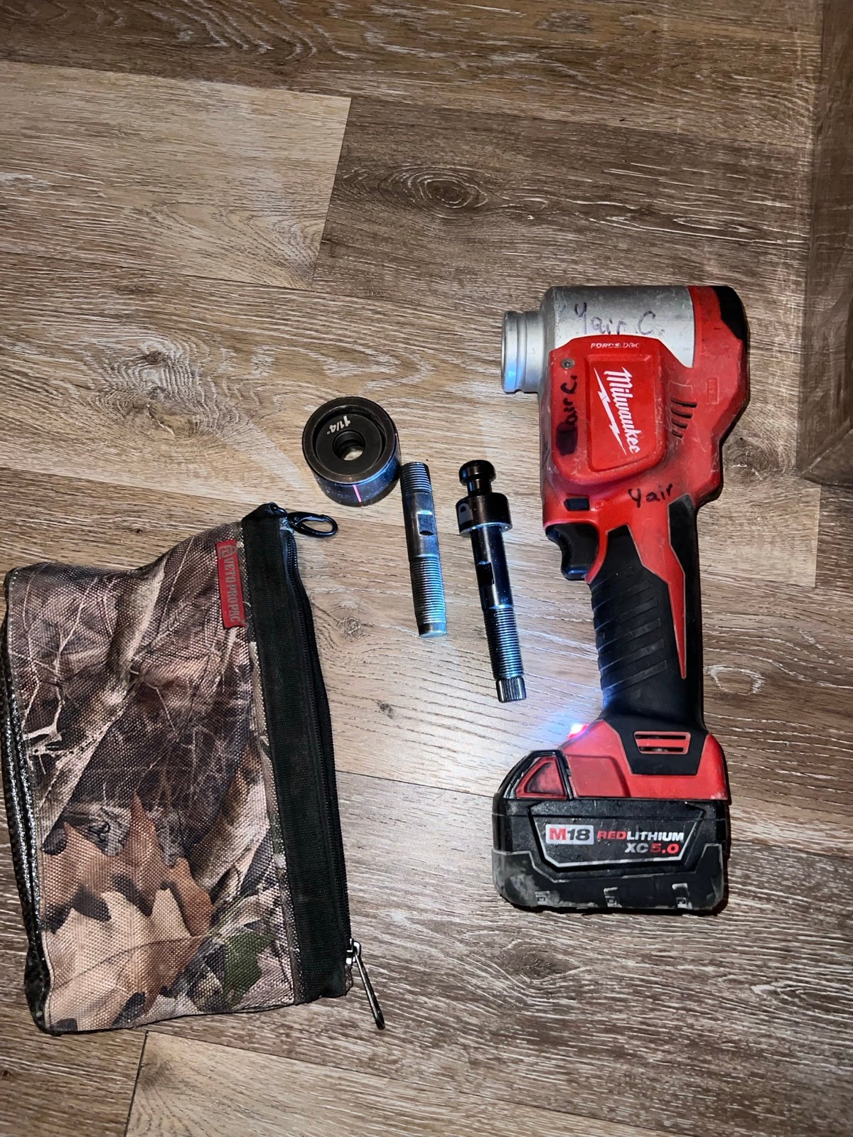 Milwaukee Knockout Punch / batteey & 1-1/4” dye with 3 - STUDS