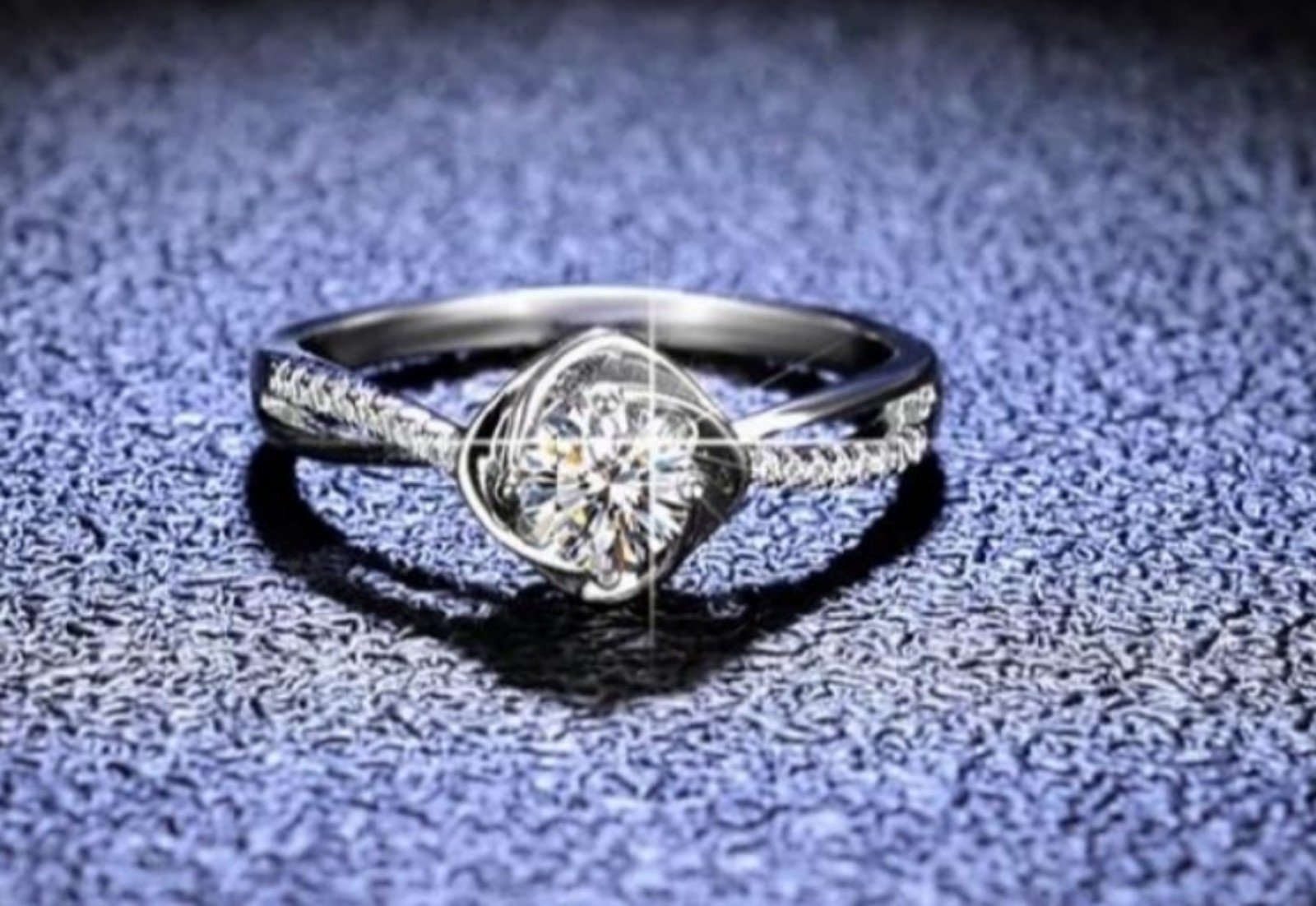 *SALE* Real Moissanite Rose Shaped Engagement Ring Size 6,7,8