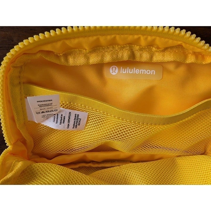 Everywhere Belt Bag Lululemon NWT Yellow