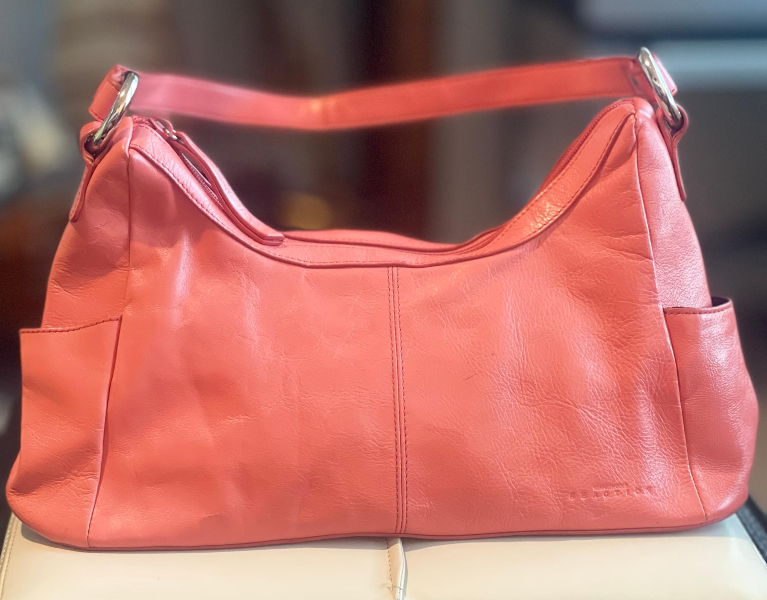 Kenneth Cole Reaction Vintage 90’s Leather Shoulder Bag in Salmon Color