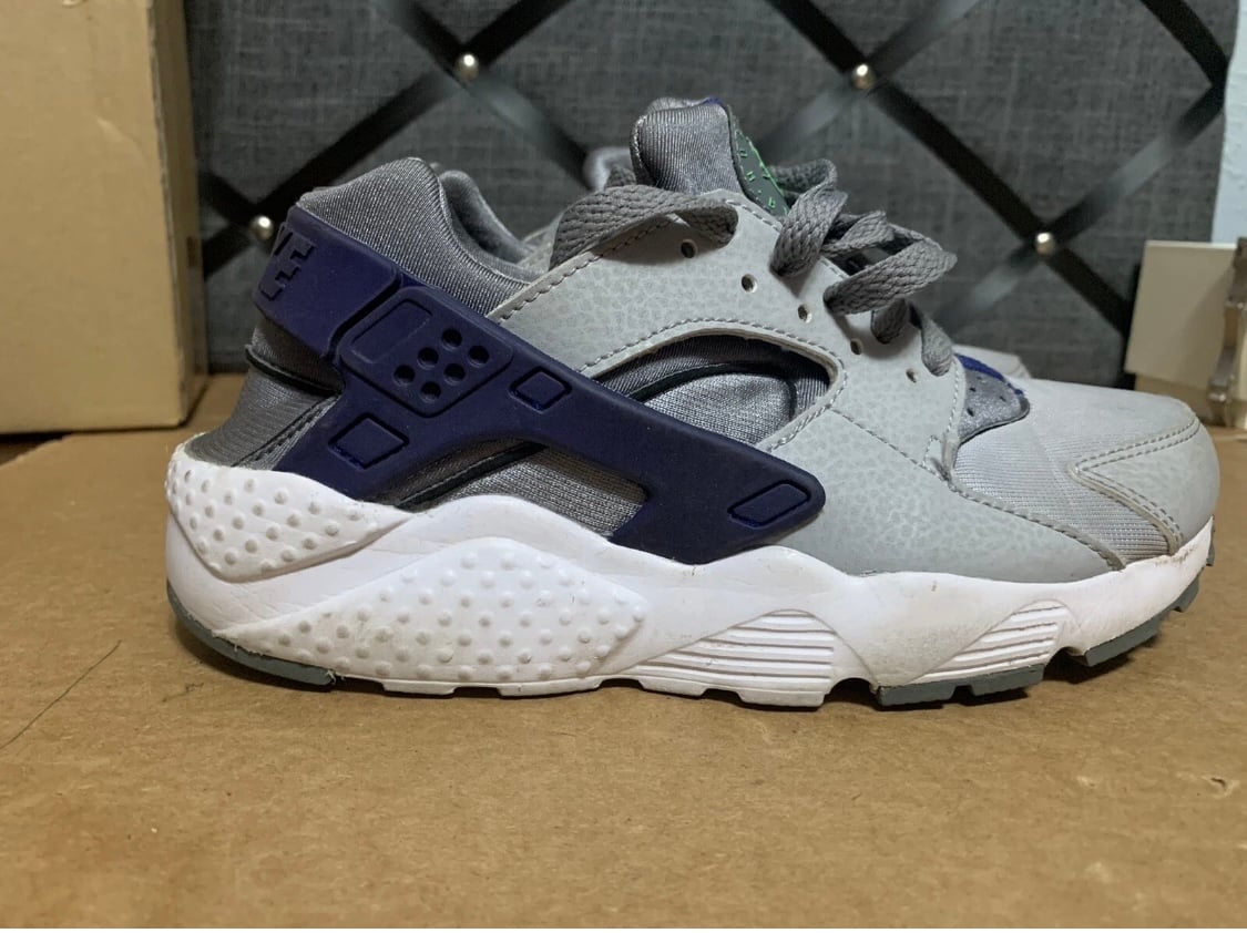 Nike Air Huarache Run Premium 654275 014 Size 4 Youth
