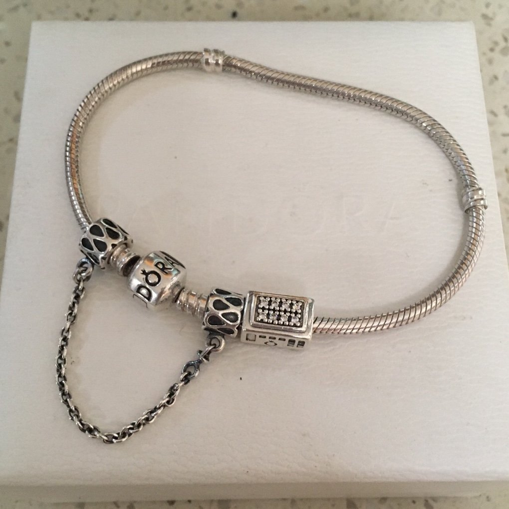 Pandora_8in_Snake Chain Bracelet and charms