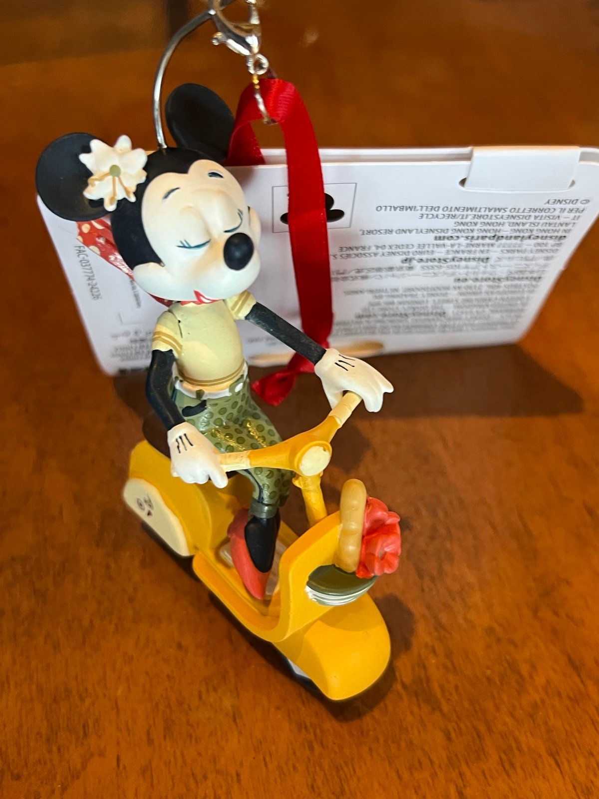 2025 Disney Park EPCOT Italy Collection Minnie Mouse Vespa Ornament