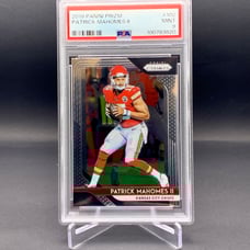 2018 PRIZM #102 PATRICK MAHOMES II PSA GRADED 9 MINT KANSAS CITY CHIEFS 2ND YR 2