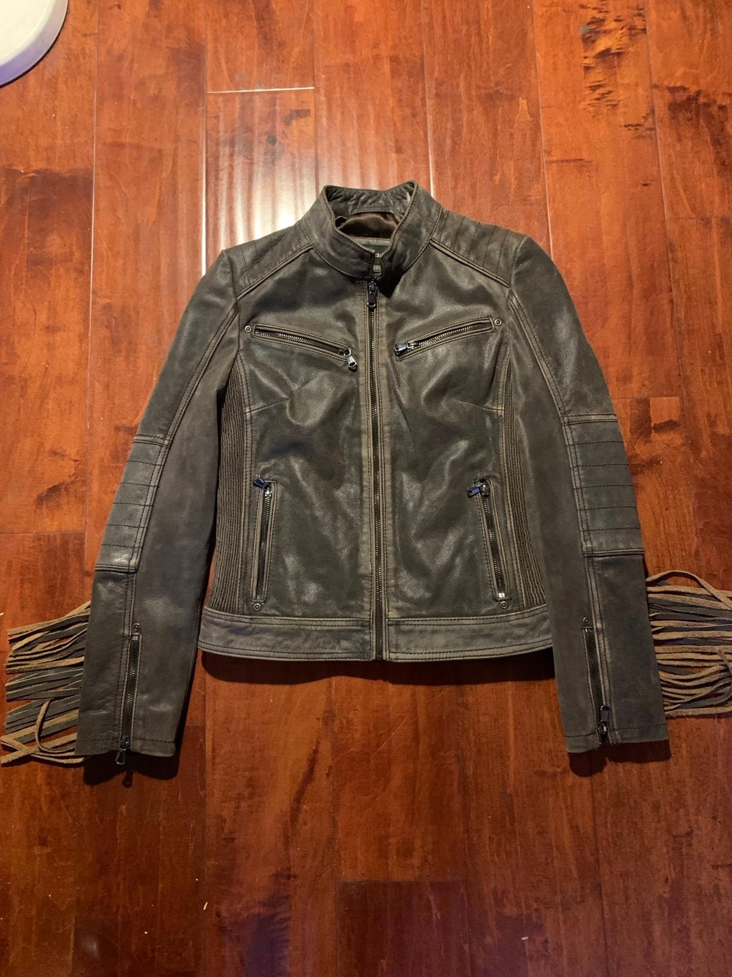 Black rivet women’s Motorcycle Washed leather jacket fringe Tassels NWOT