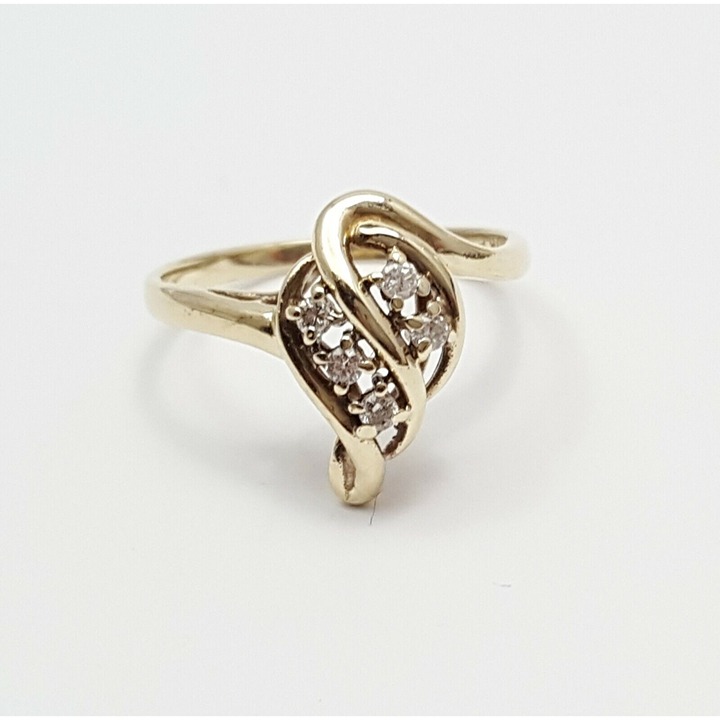 Beautiful 14K Karat Solid Yellow Gold Designer Leaf Round Diamond Ring - Size 6