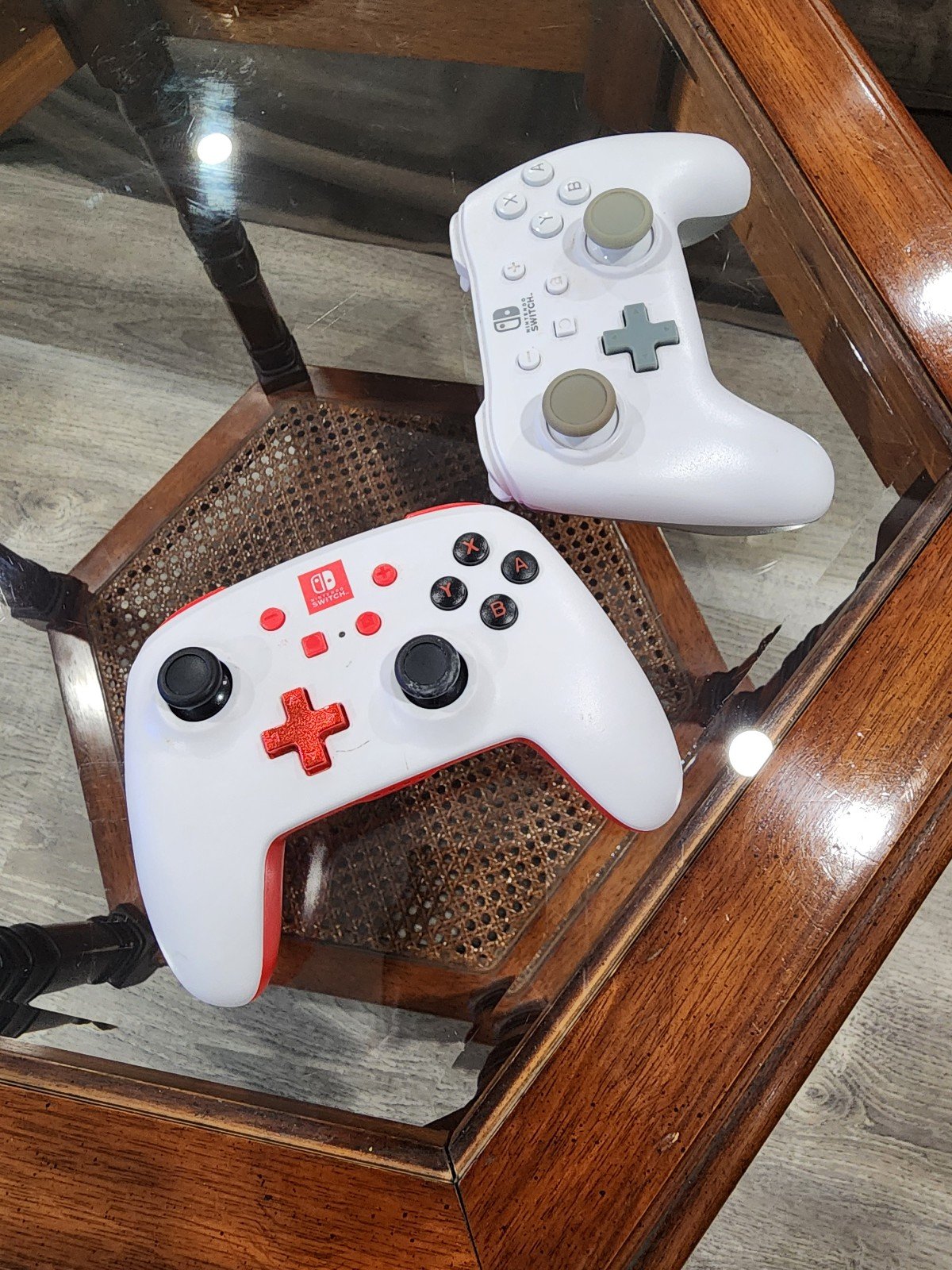 Nintendo switch controllers perfect condition..
