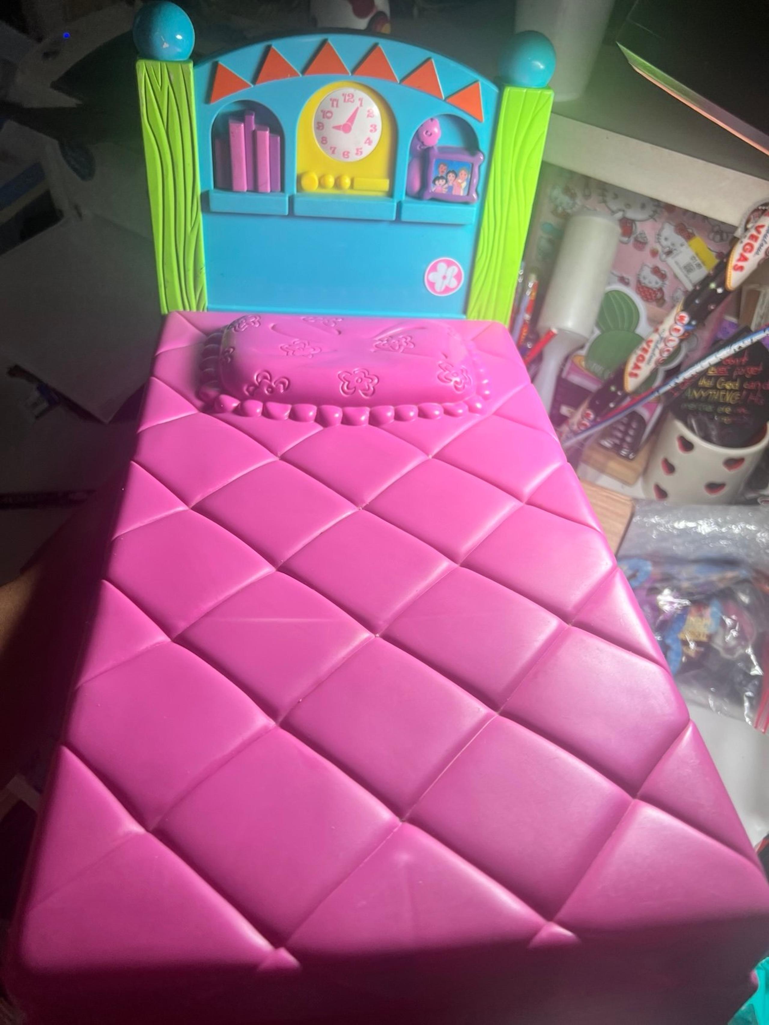 Dora the explorer pink bed