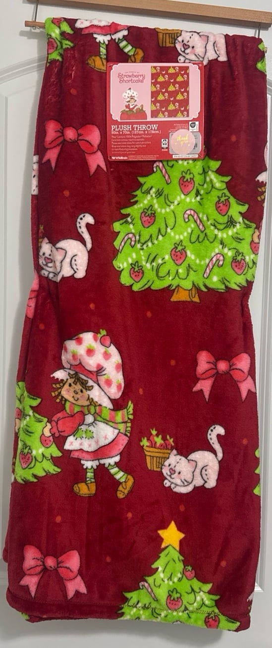 New Strawberry Shortcake & Custard Red 50"x70" Christmas Tree Blanket On Hanger