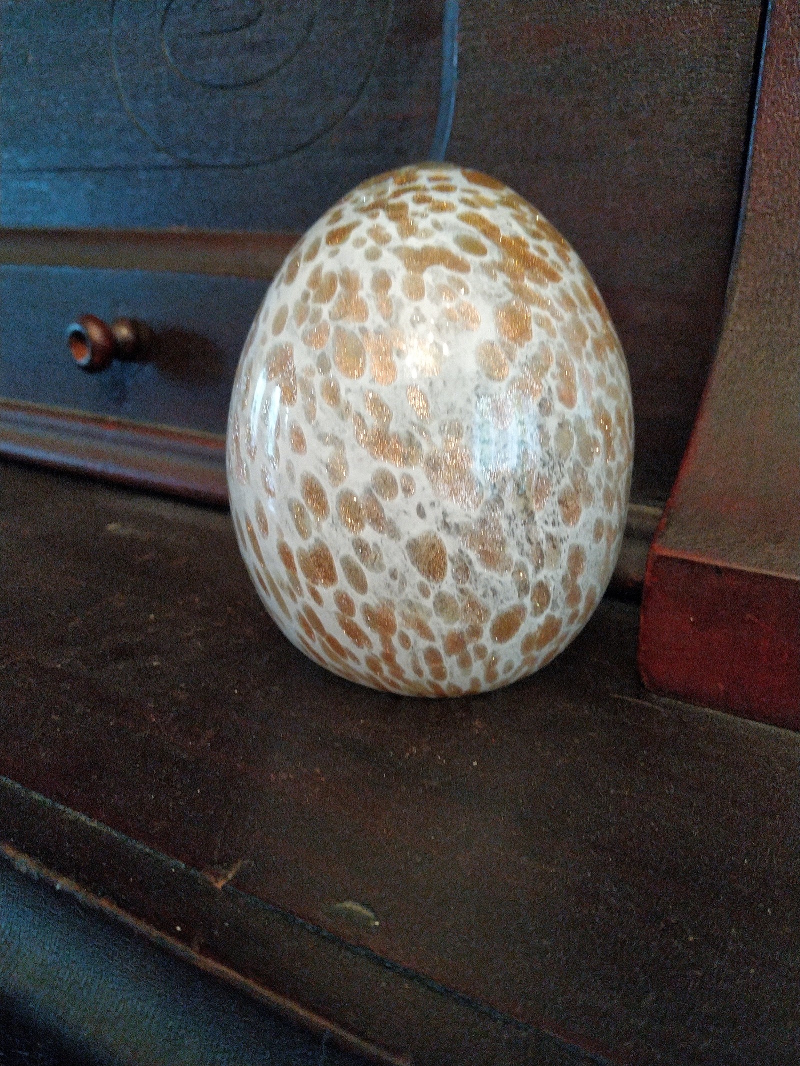 Glass egg - detail