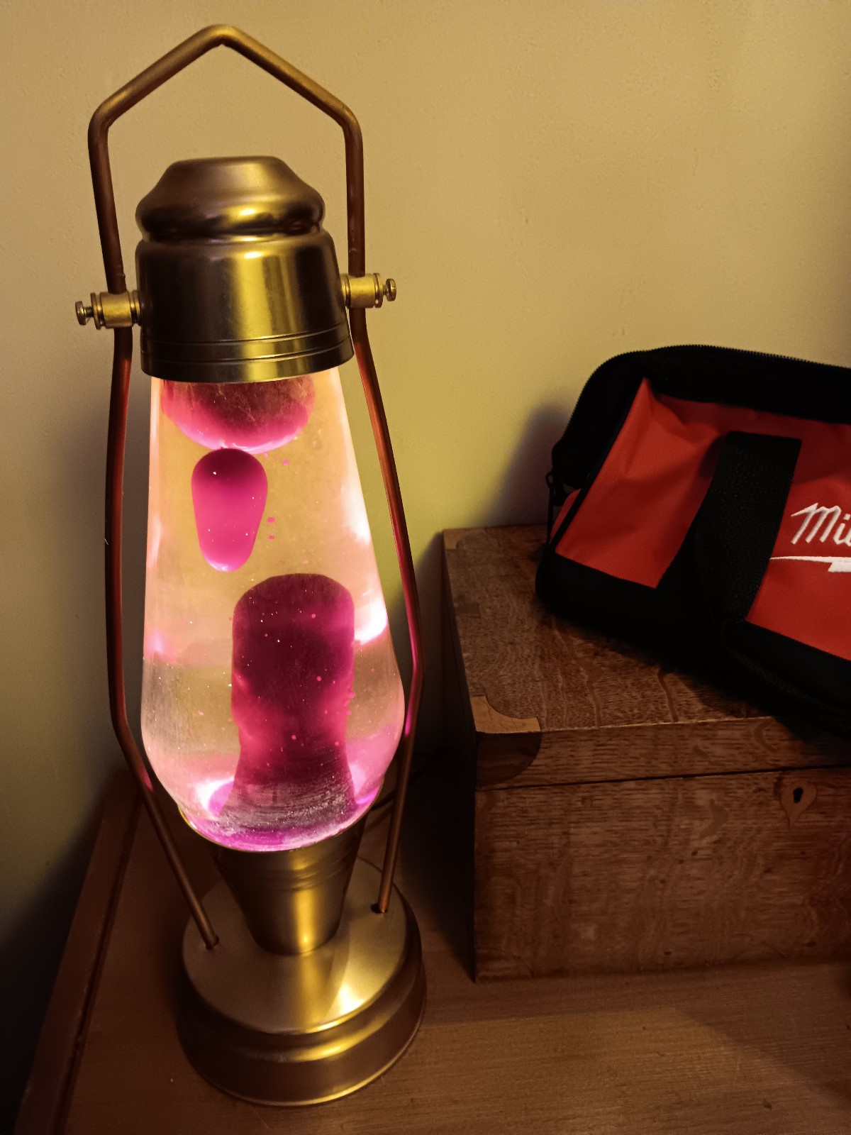 Vintage coach lite lava lamp lantern rare