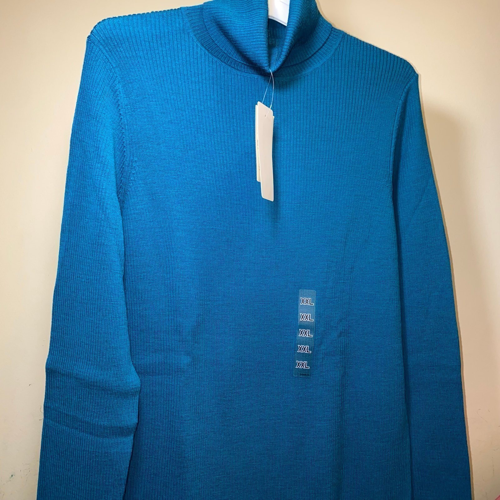 Uniqlo 100 % Merino wool turtleneck sweater New