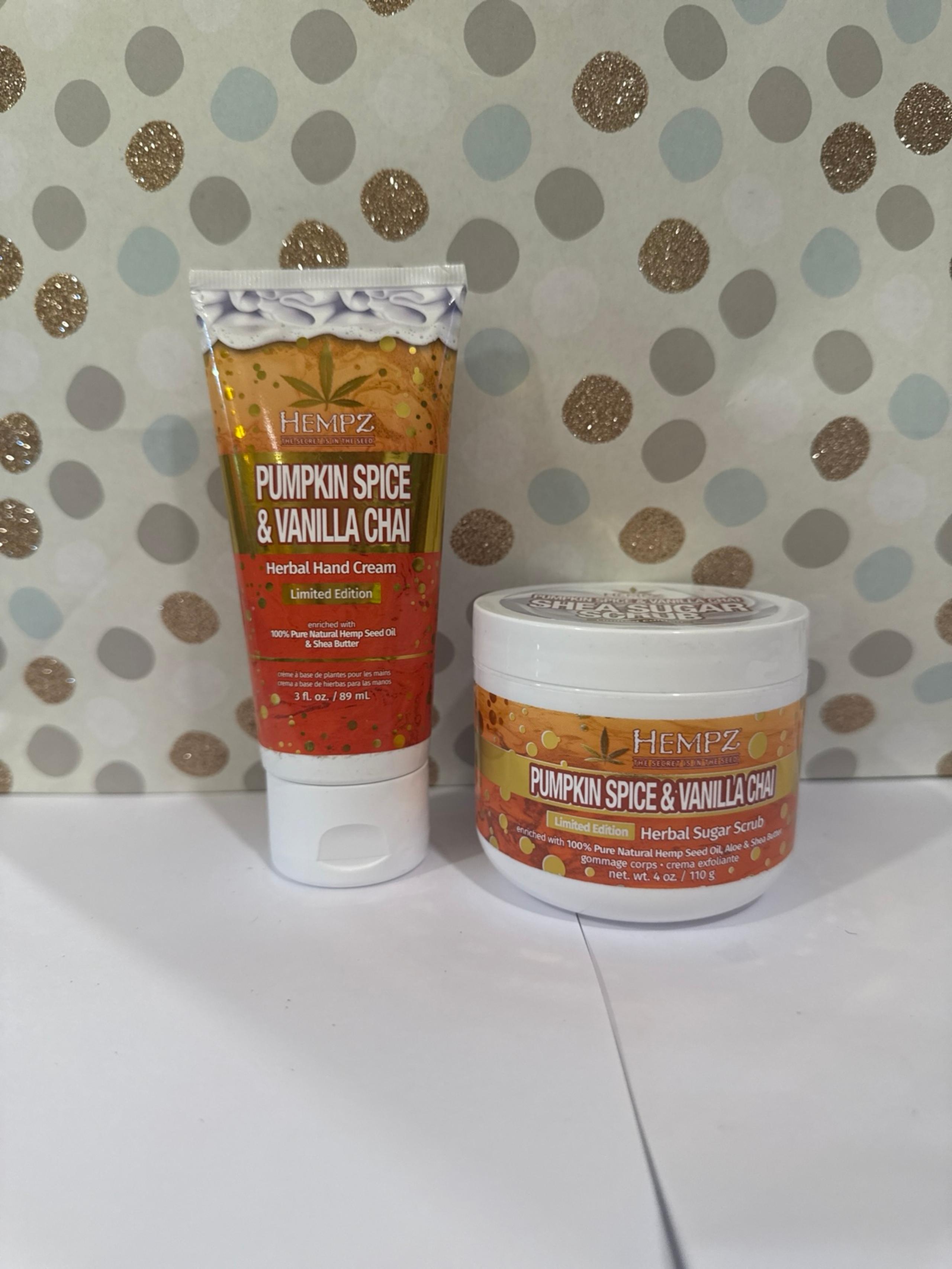Hempz pumpkin spice & vanilla chair skincare duo