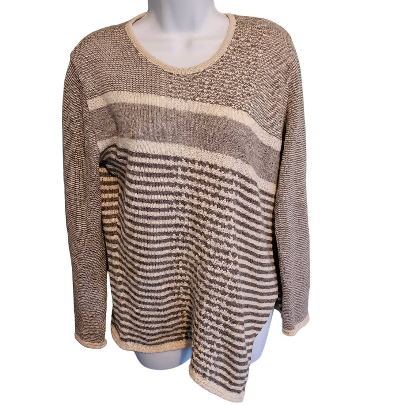 Sol Alpaca Sweater Gray & White Wool Striped Asymmetrical Hem size Medium