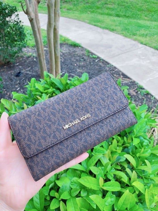 MK JST LEATHER TIFOLD WALLET MANDARIN