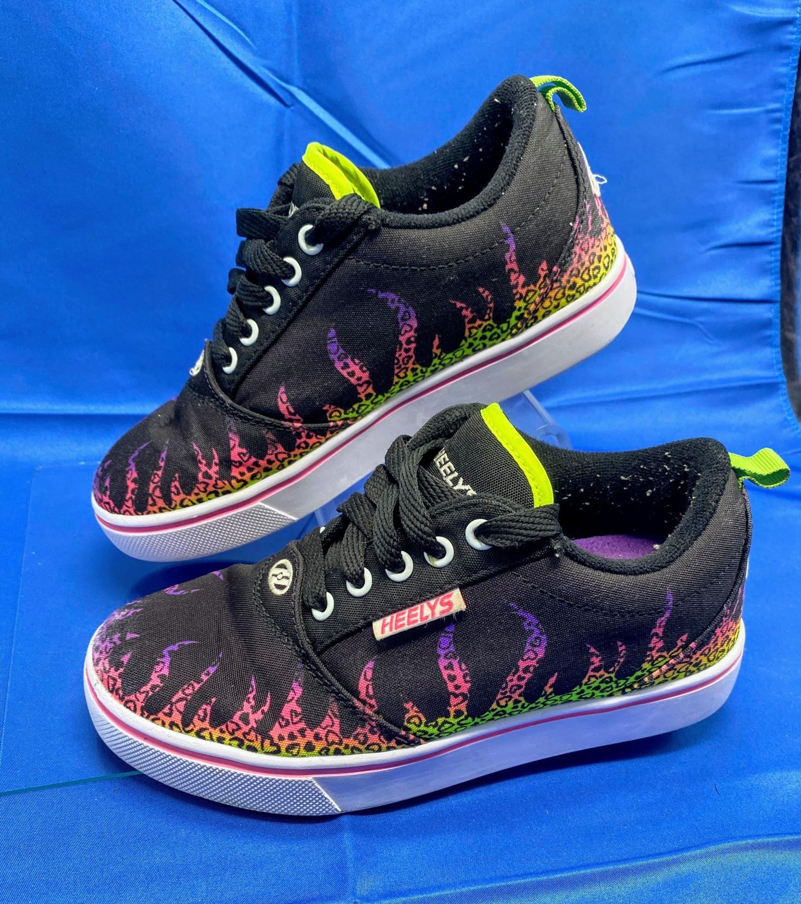 Heelys Pro 20 Skate Shoes Black, With Multi Colored Flames Little Kids 3