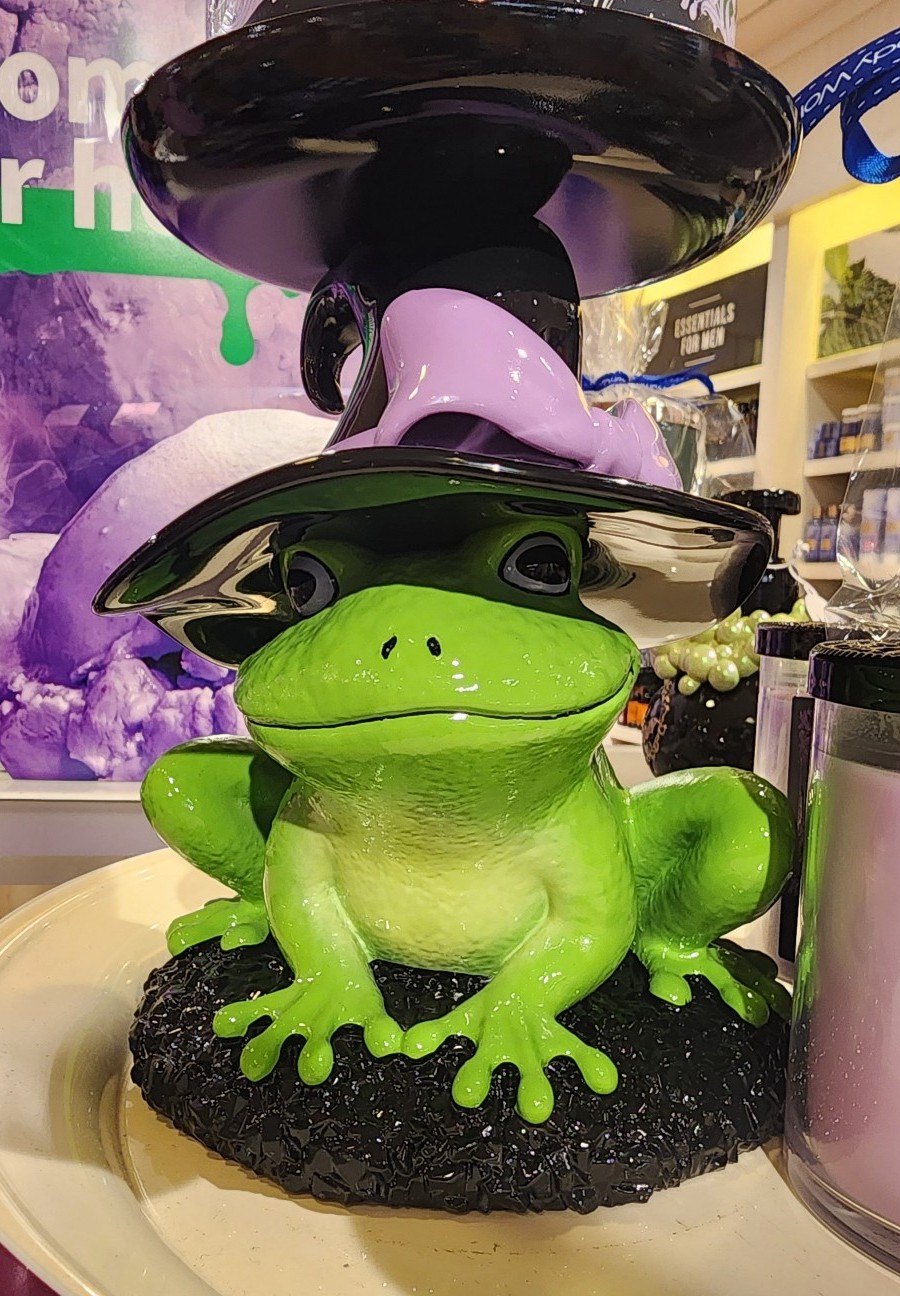 2025 Halloween BBW witchy frog candle holder