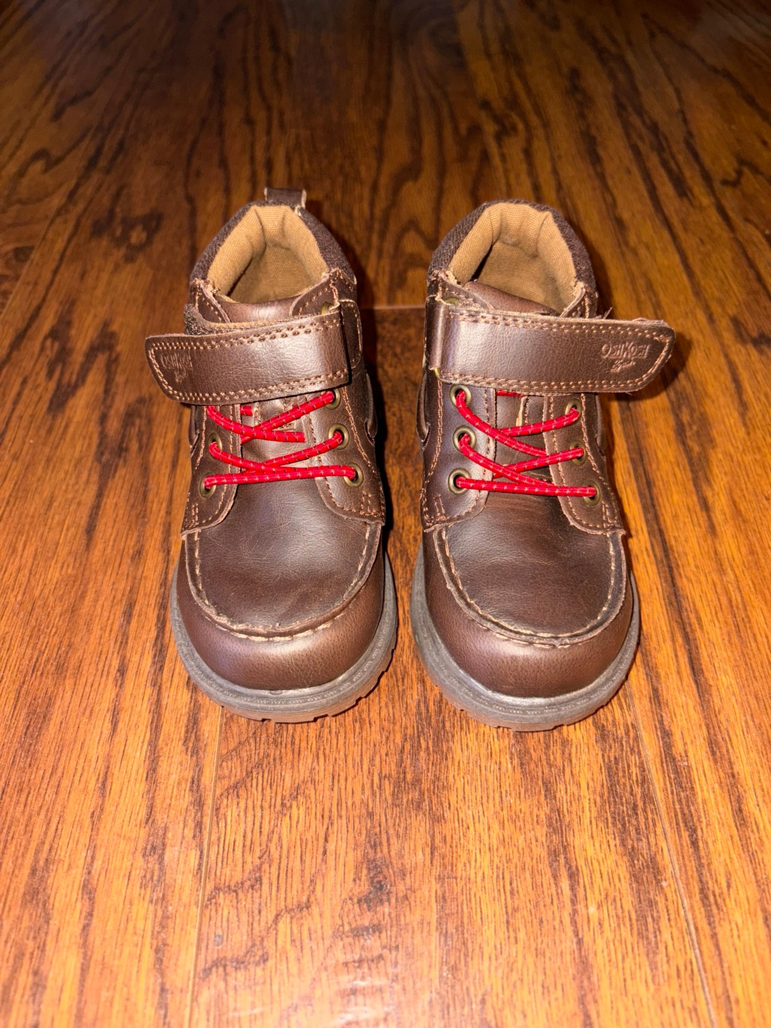 Oshkosh B'Gosh Size 6 Toddler Boy Boots