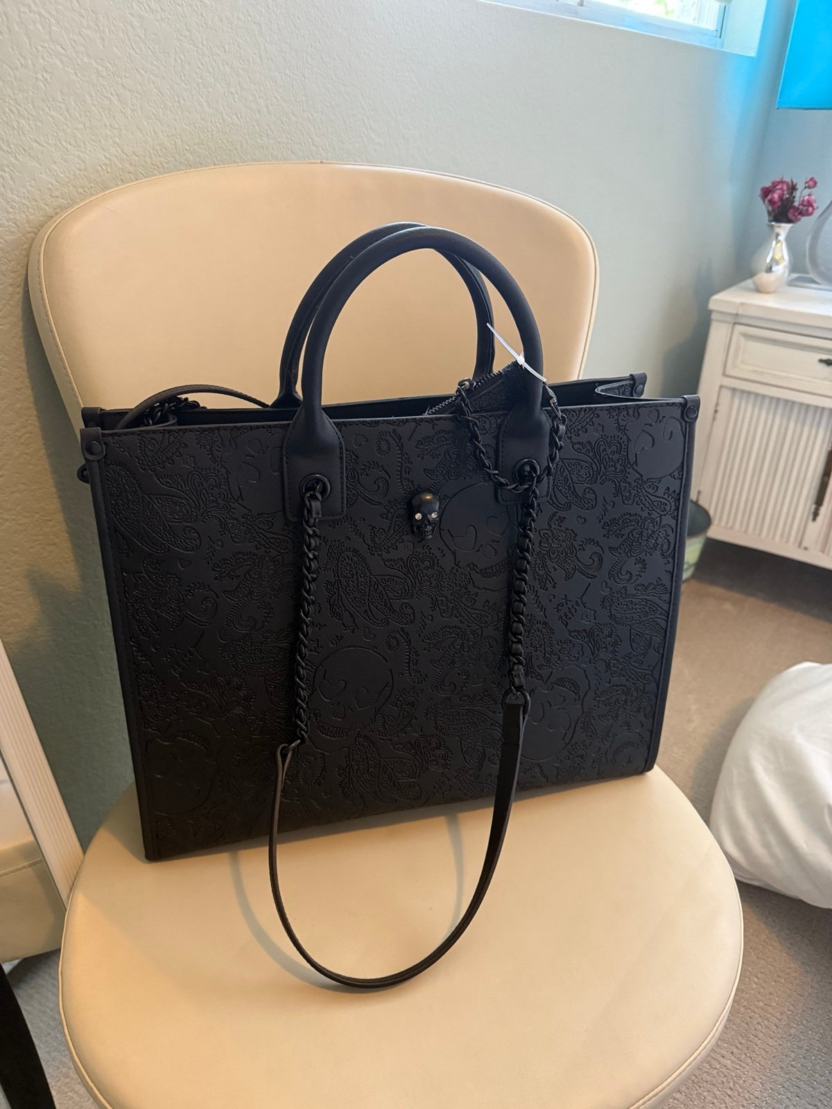 NWT SKULLS Betsey Johnson Tote with Removable Wristlet Pouch NEW