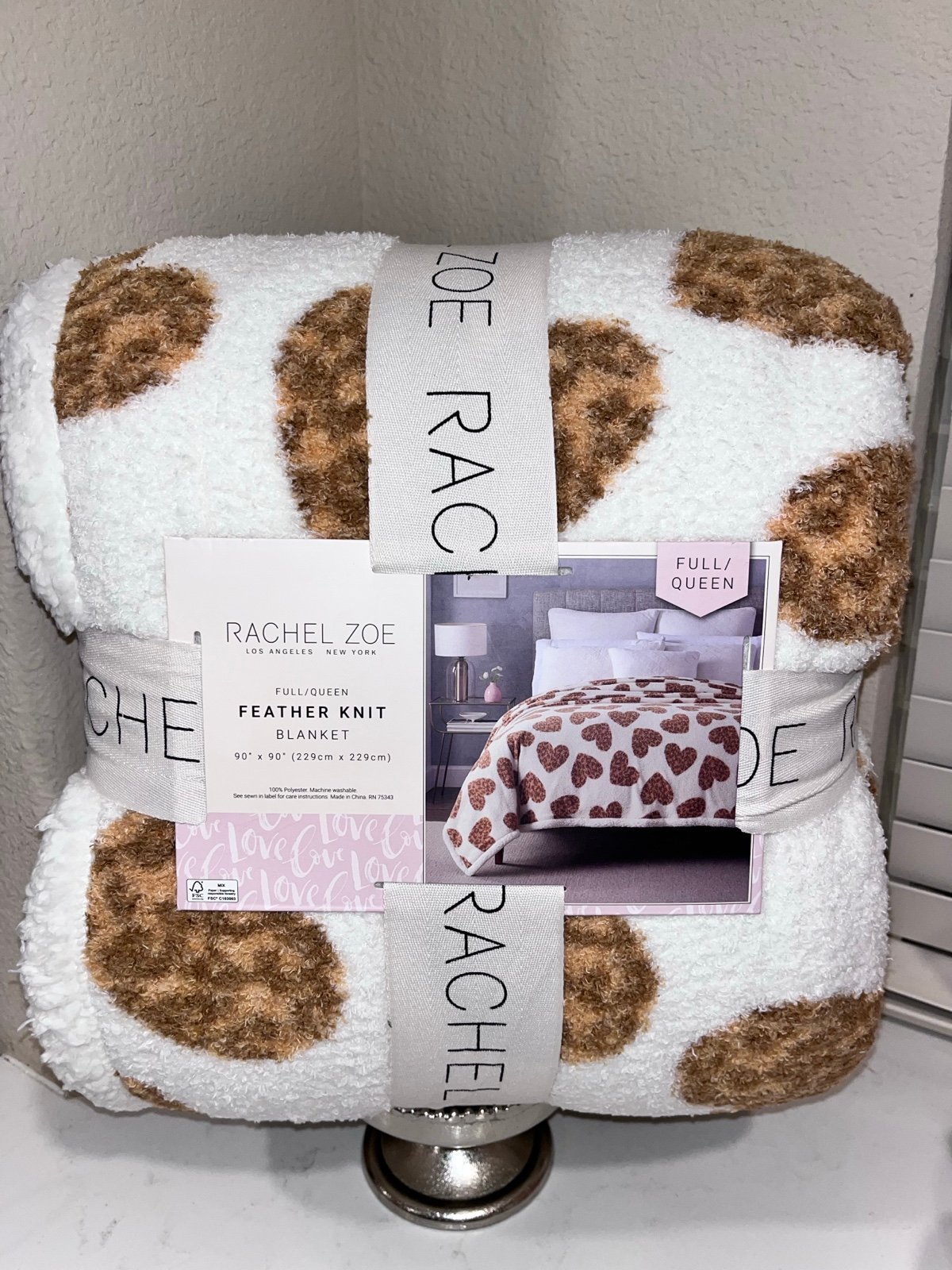 1-NWT RACHEL ZOE FEATHER KNIT LEOPARD HEART DESIGN FULL/QUEEN SIZE BLANKET