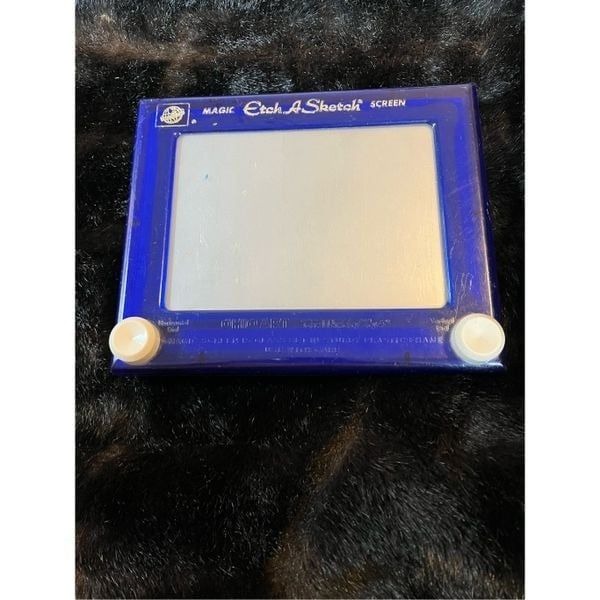 BLUE Vintage 1996 OHIO ART ETCH A SKETCH , The World of Toys