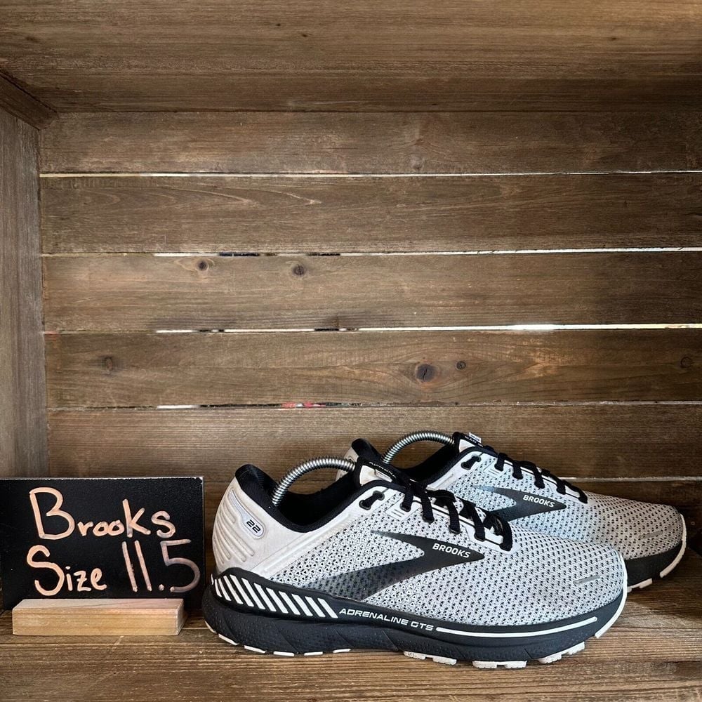 Womens Brooks Adrenaline GTS 22 Oreo Athletic Running Shoes Sneakers Size 11.5 B