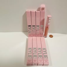 8 Kylie Jenner Matte Liquid Lipstick 820 ANOTHER DAY ANOTHER NUDE Full Size