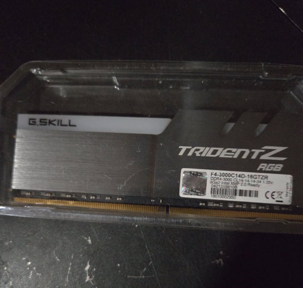 G. SKILL Trident Z RGB 16GB DDR4 3000 MHz PC4-17000 (F4-3200C16D-16GTZR)