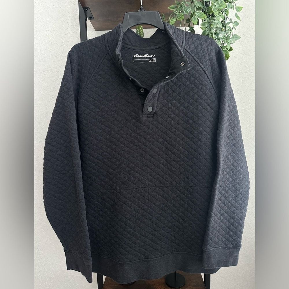 Men's Eddie Bauer snap pull over size 2XL. Charcoal gray color.