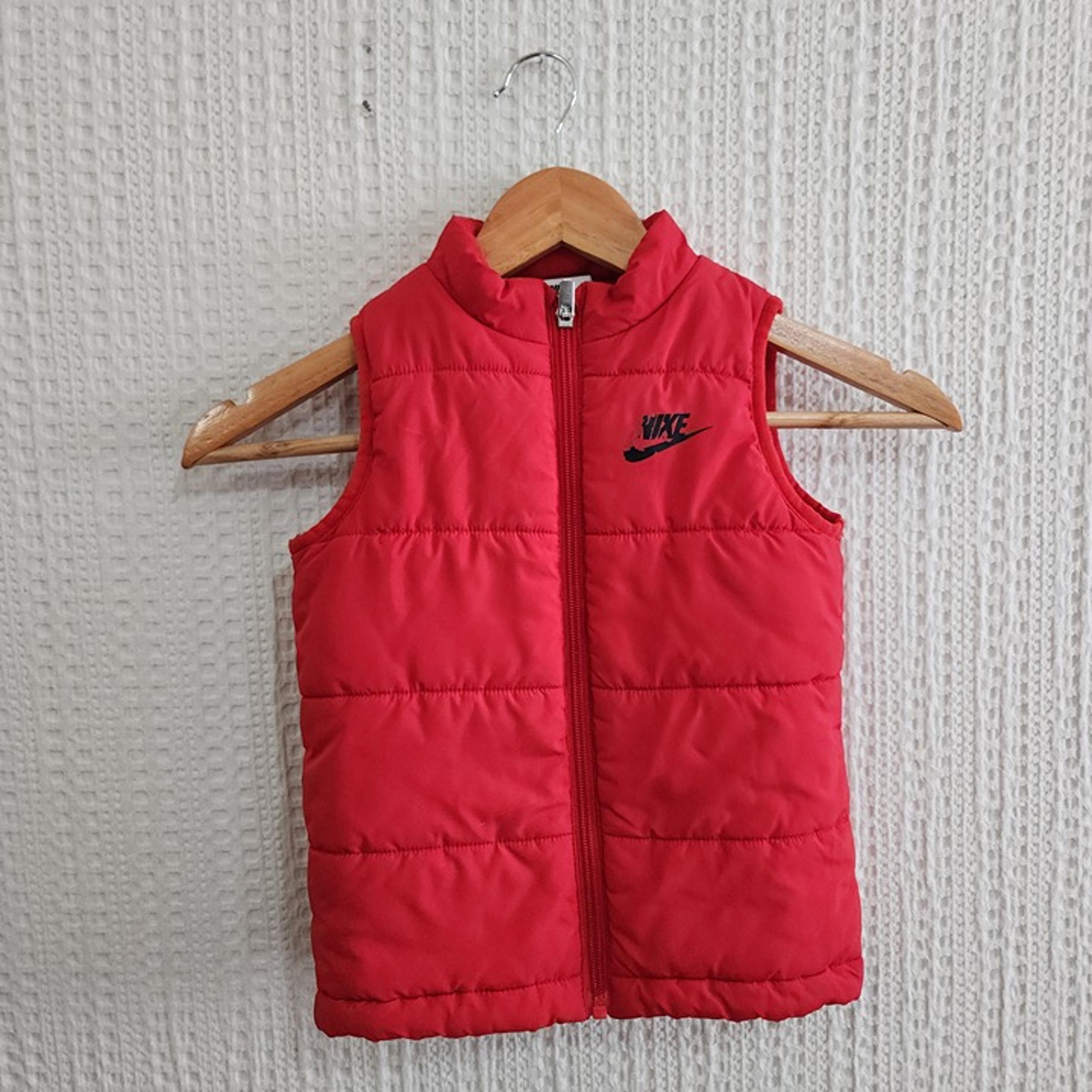 Nike Boys Red Puffer Vest Size 4T