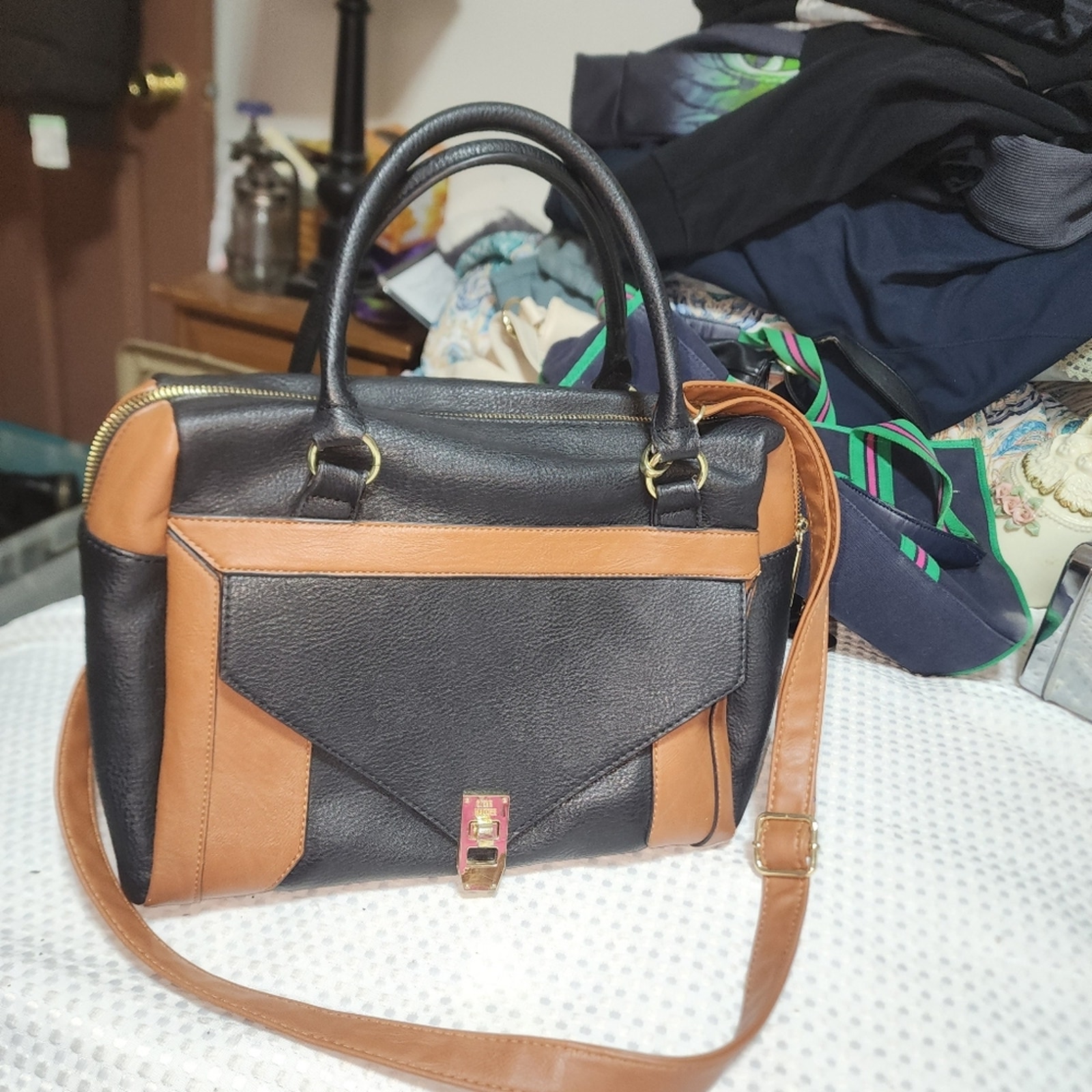 STEVE MADDEN EUC WOMENS LARGE PVC SATCHEL BAG WITH CROSSBODY STRAP BAG