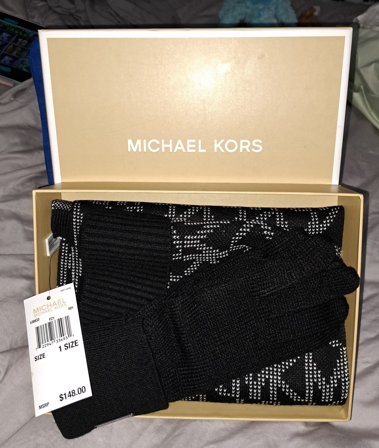 Michael Kors scarf, hat and gloves gift set