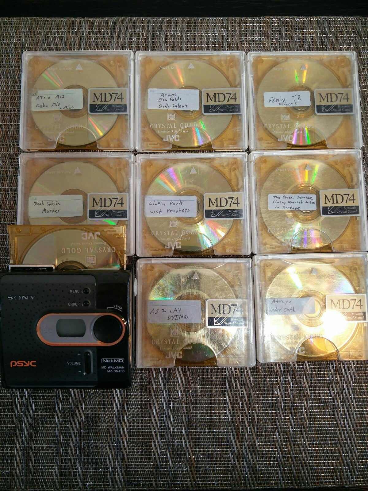Sony Portable Minidisc Player MZ-DN430 and 9 MD74 Crystal Gold JVC Minidiscs