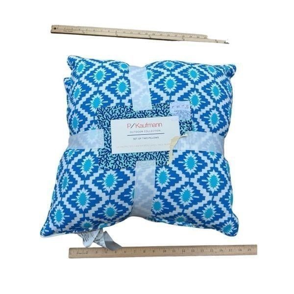 P/Kaufman Outdoor Collection Pillows Blue Cream 15 x15 NEW Water Resistance