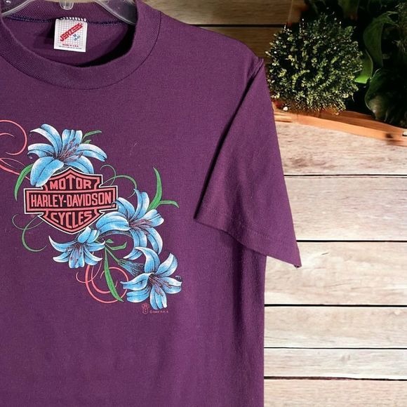Vintage 1983 Bettendorf, Iowa purple size medium t-shirt