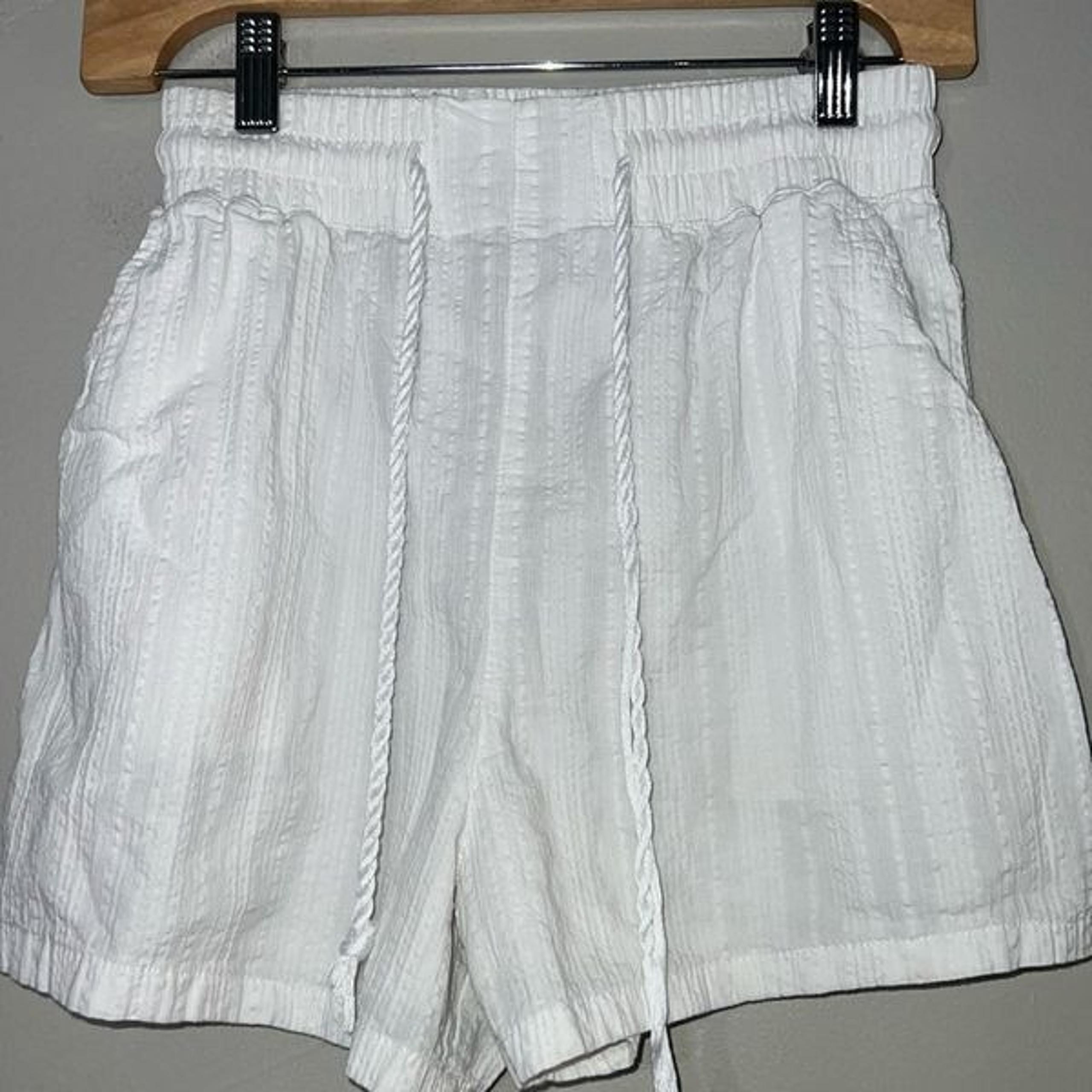 Time & Tru women’s pull on style lightweight shorts