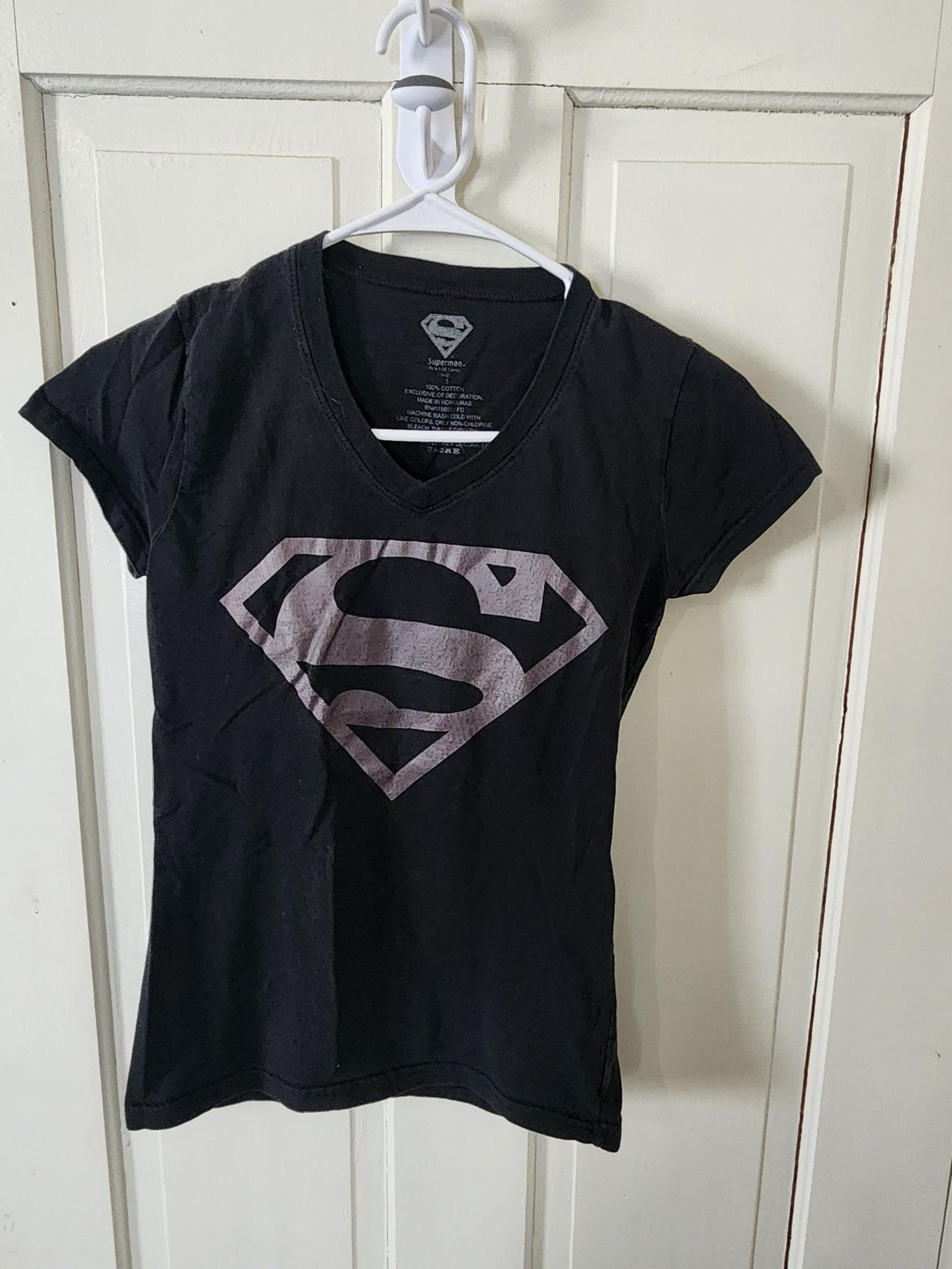Womens black superman shirt size small