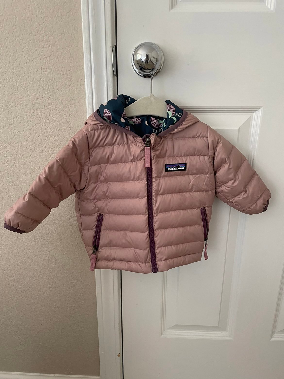 Patagonia reversible down sweater hoodie jackets