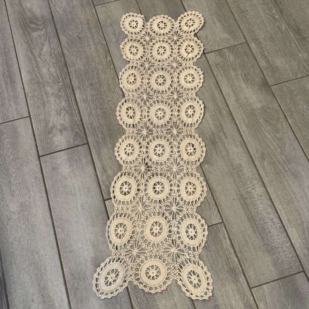 VTG Handmade Crochet Table Runner Doily Cream 38x12