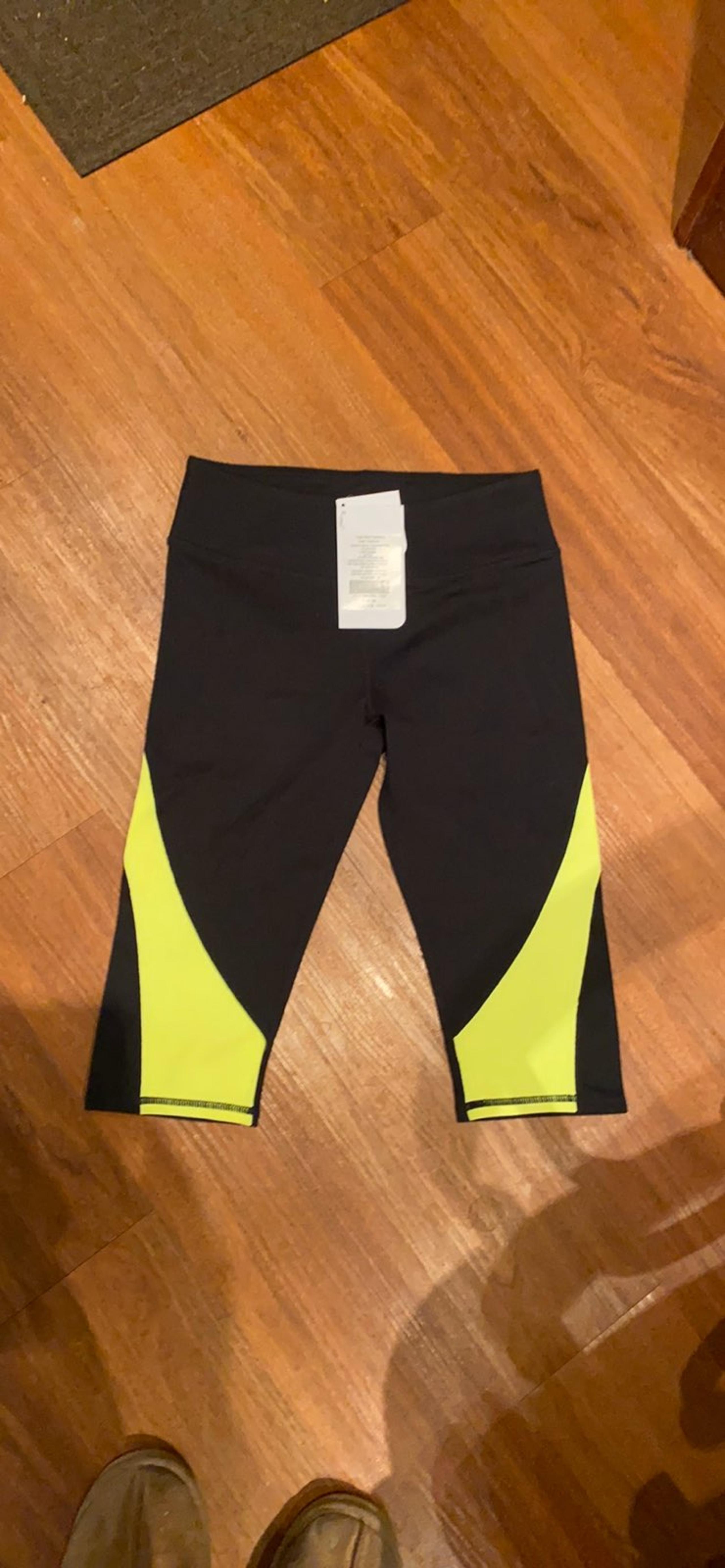 fabletics capri leggings