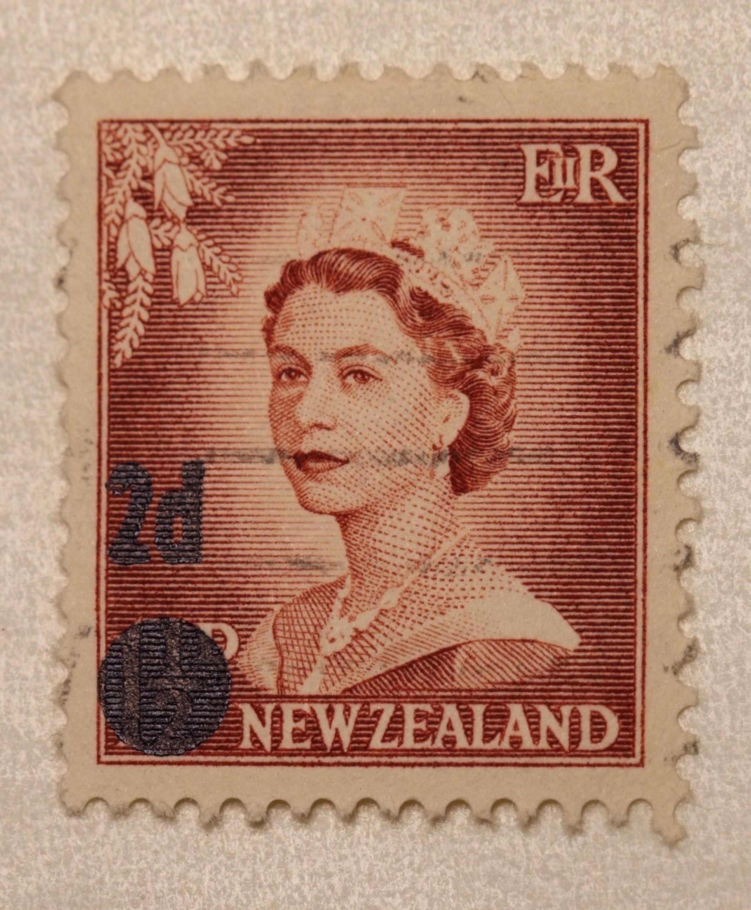 New Zealand :1954 Queen Elizabeth II 3 P. Rare & Collectible Stamp 2d