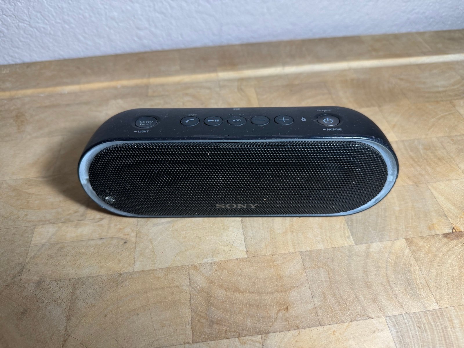 SRS-xb20 Sony Bluetooth Speaker - Tested - Works - Water Resistant