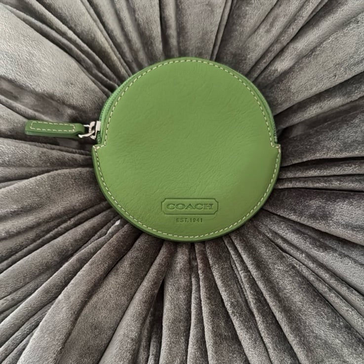 VINTAGE COACH LEATHER GREEN COIN CASE