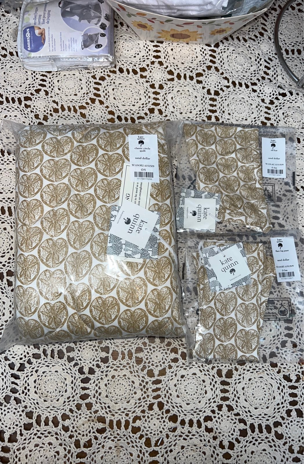 Kate Quinn Bamboo Sand Dollar Quilt & 0-3 months Outfit Set