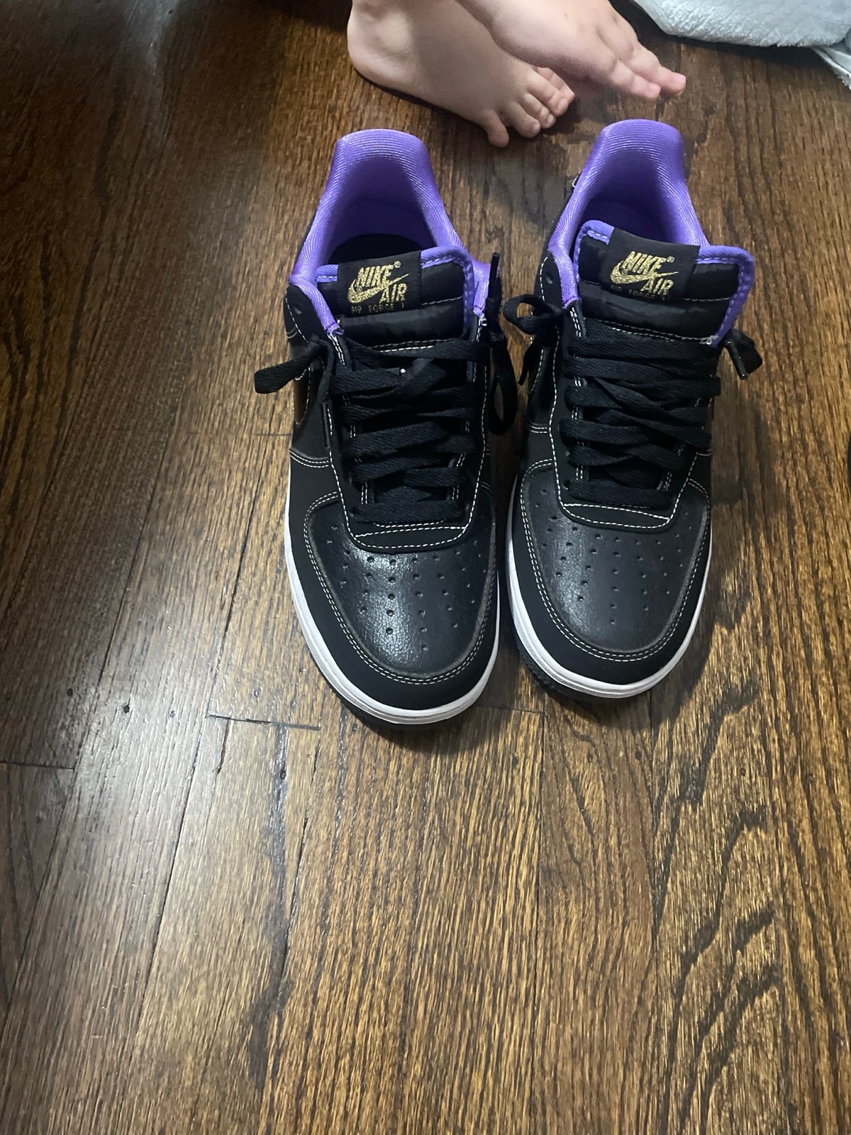 Nike Air Force men’s 7.5