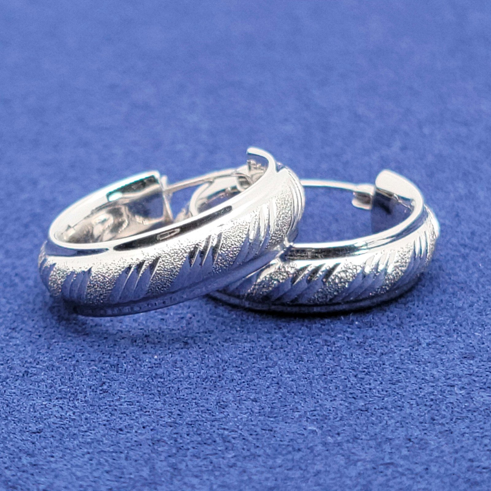 14k White Gold Textured Hoop Earrings