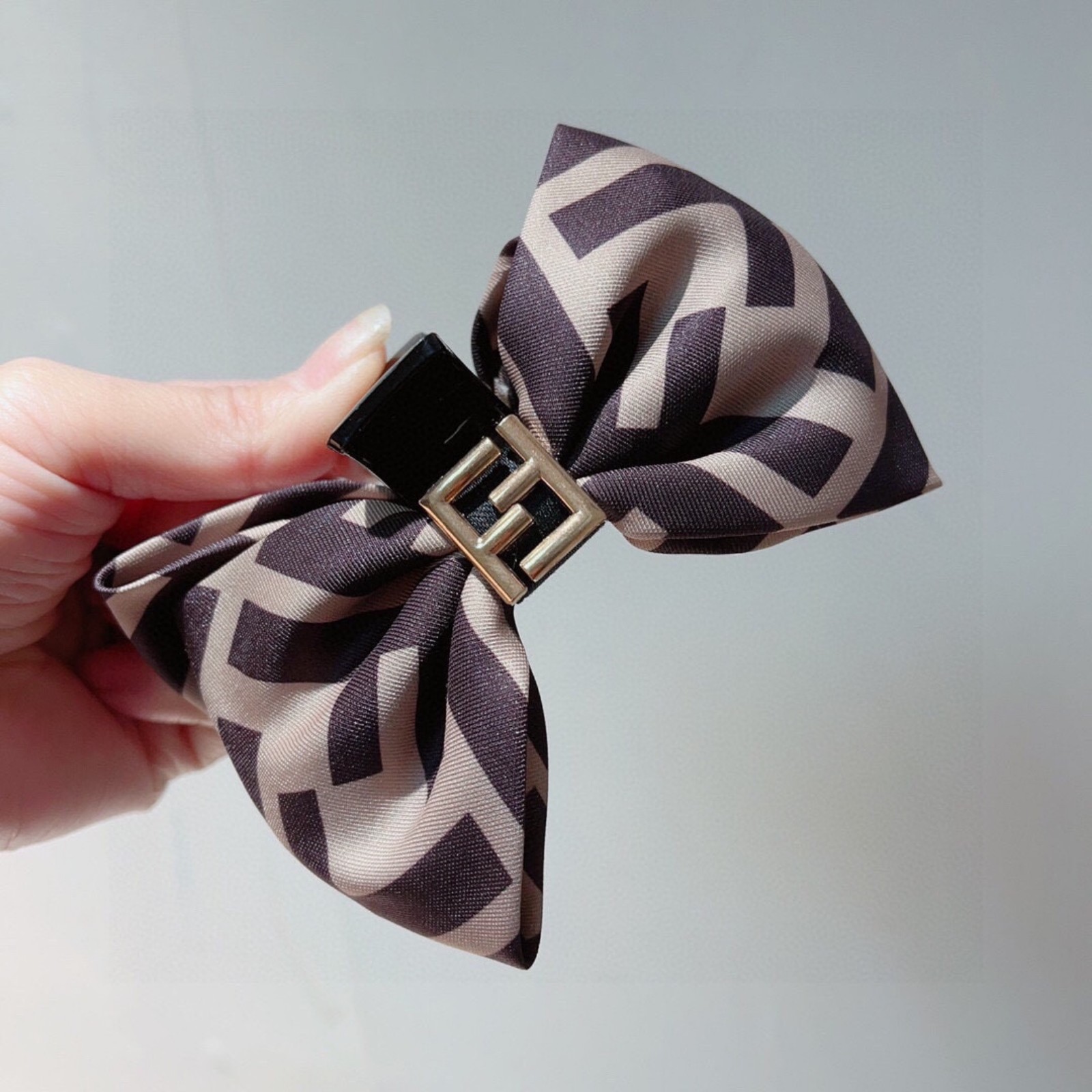 Bow hair clips