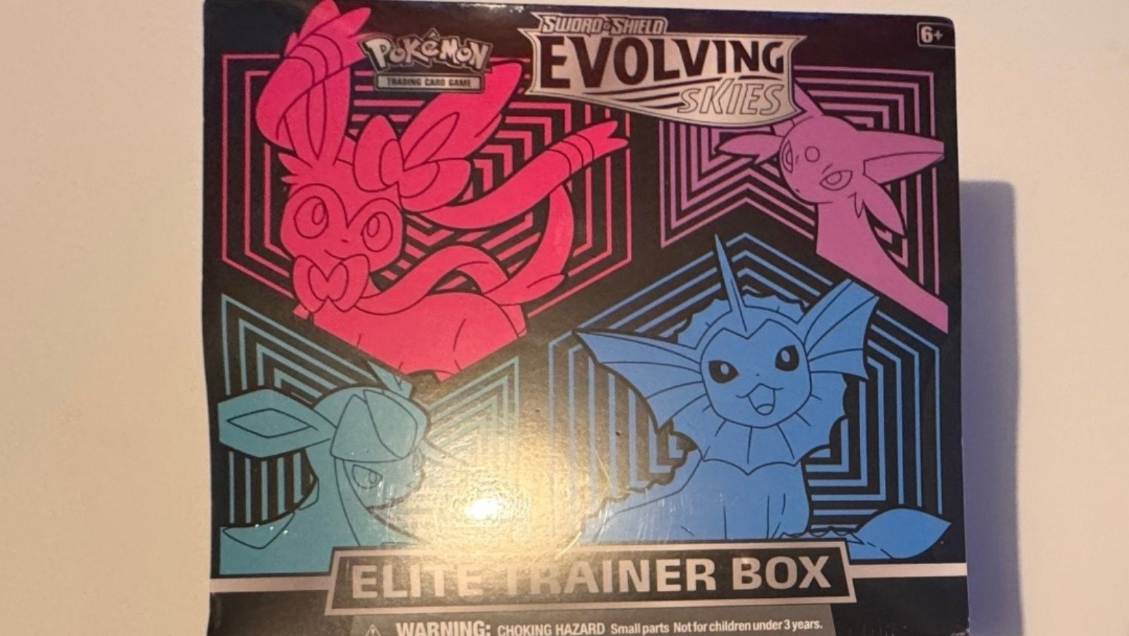 POKEMON Evolving Skies Elite Trainer Box [Glaceon/Vaporeon/Sylveon/Espeon]